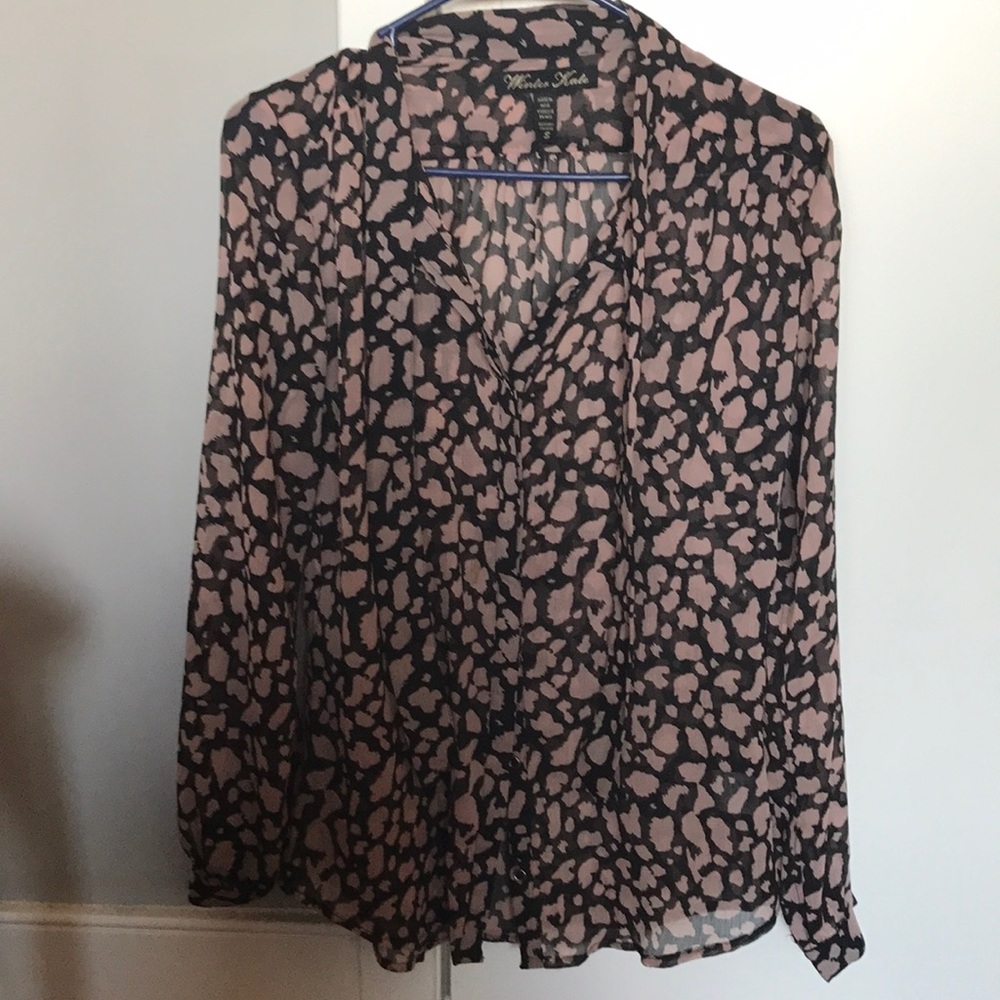 Black and pink top